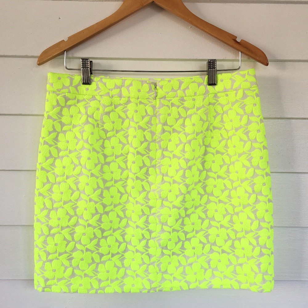 J. CREW BRIGHT YELLOW EMBROIDERED MINI SKIRT WOMENS SIZE 6 - Picture 5 of 15